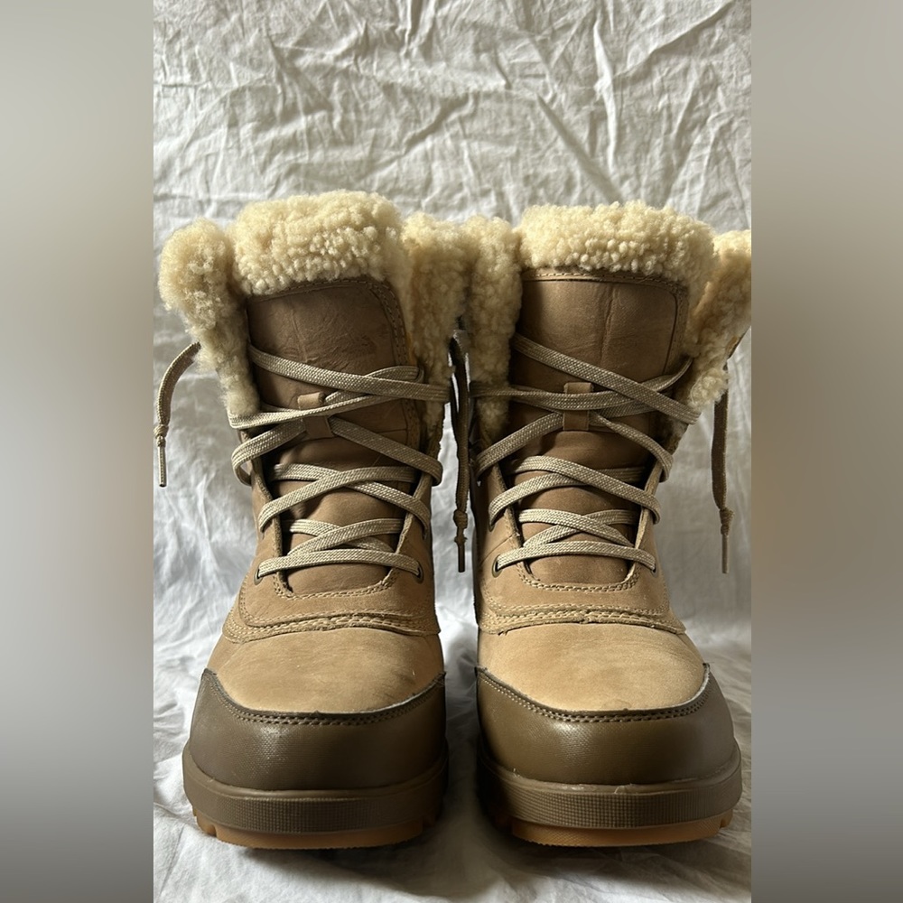 Sorel winter boots worn once